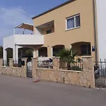 With A Parking Space - 19003 شقة