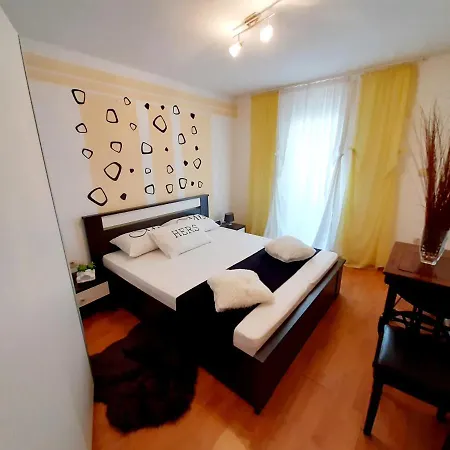 With A Parking Space - 19003 Apartman