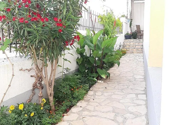 With A Parking Space - 19003 *