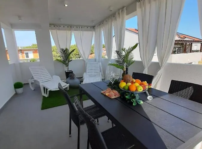 Apartman With A Parking Space - 19003 *